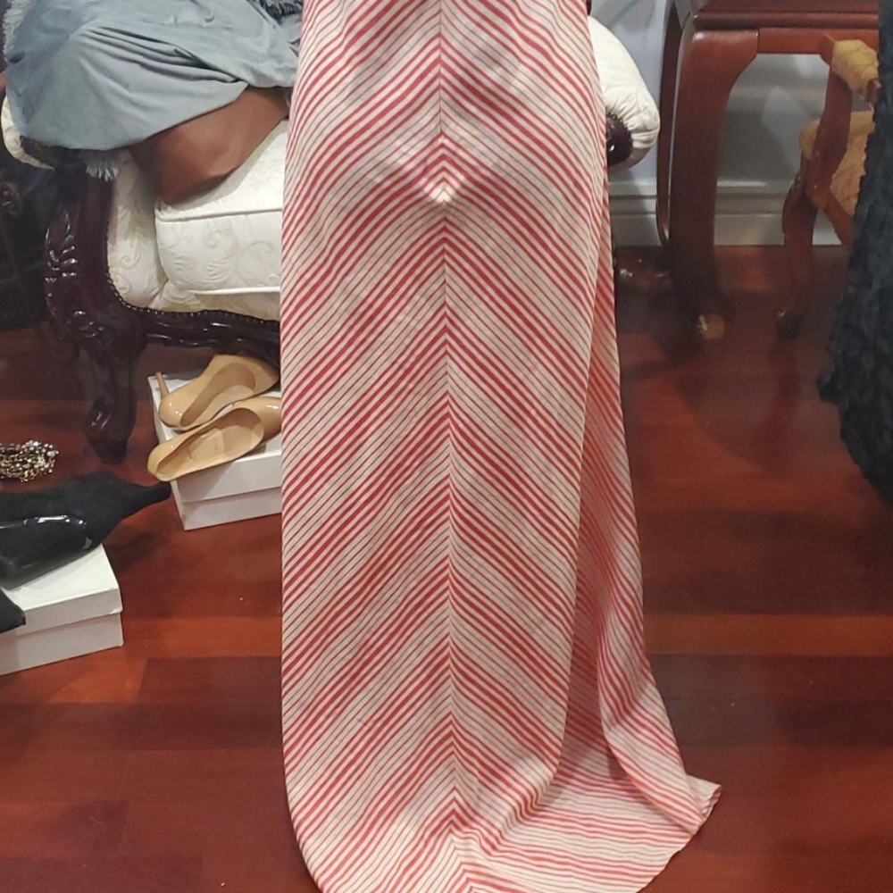 Dress - Picture 4 of 4